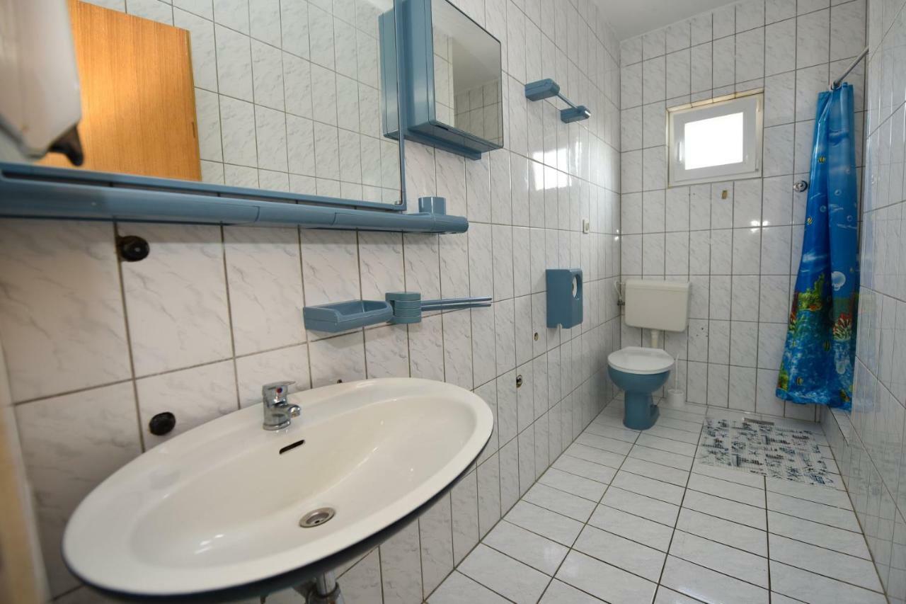Val Apartmani, Stara Novalja Exterior photo